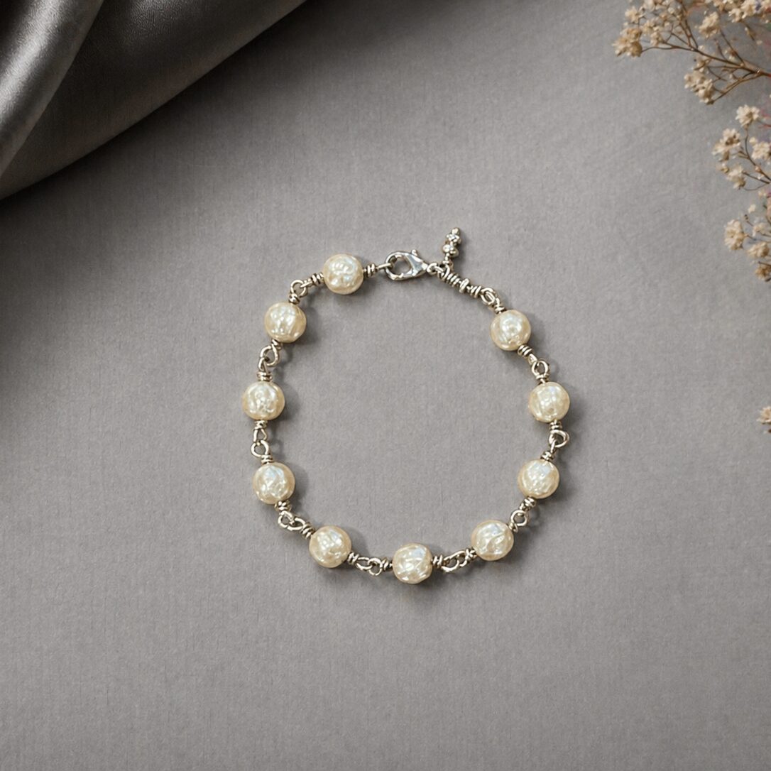 Ecru Czech Glass Pearl Bracelet in Silver
