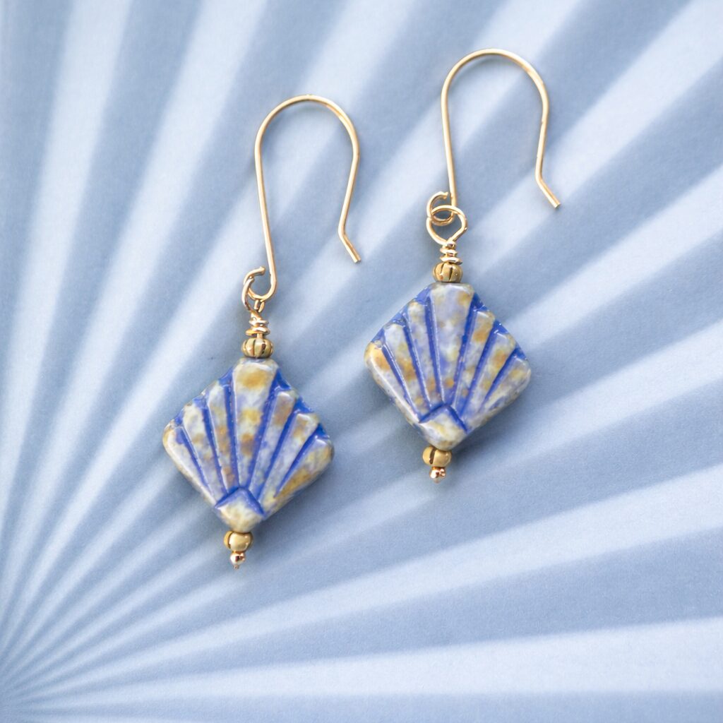 6BB04B89-2828-43C8-AABC-03488D1F6FF2